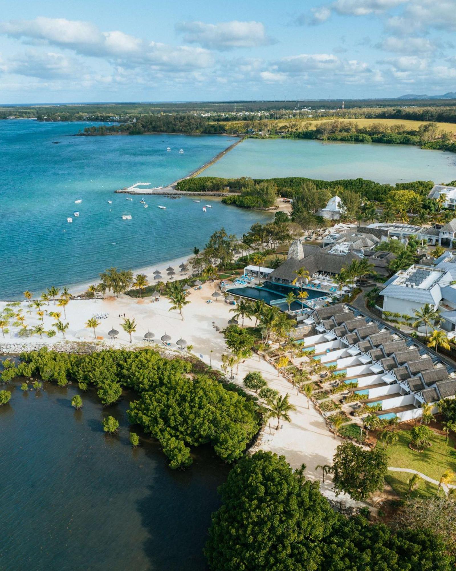 Radisson Blu Azuri Resort & Spa Roches Noires Экстерьер фото